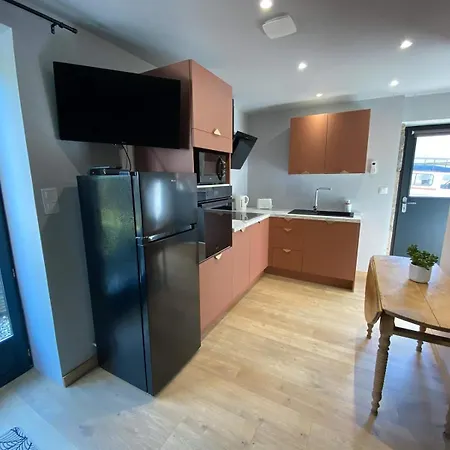 Maisonnette Avec Jardin Hébergement de vacances Chamilly